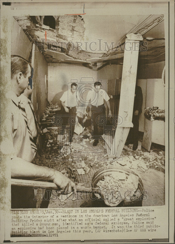 1971 Press Photo Los Angeles Federal Building Federal Employee Killed Explosion - Historic Images