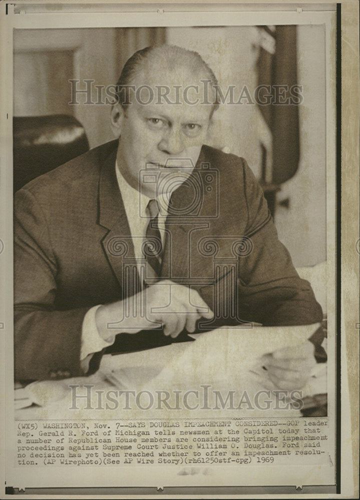 1969 Press Photo Leader Gerald Ford Capitol Impeachment Supreme Court Douglas - Historic Images