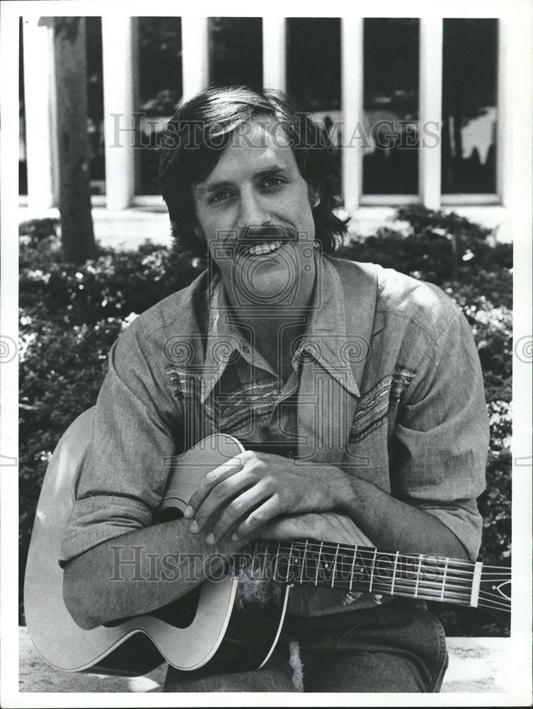 1976 Press Photo Tom Chapin ABC Lester Cooper Make Wish - Historic Images