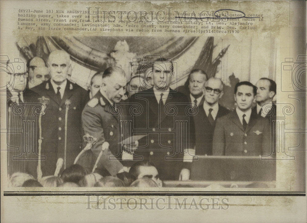 1970 Press Photo Roberto Marcel Livingstone Argentine Brig Ceremony President - Historic Images