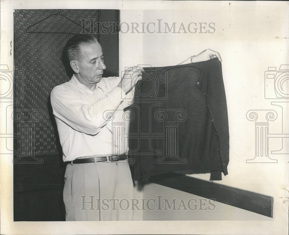 1957 Press Photo Van Buren Judith Wore Cardigan Sweater Police Search Clues - Historic Images