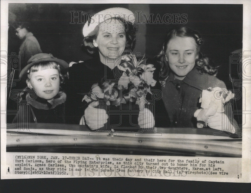 1952 Press Photo Captain Kurt Carlsen Agnes Carlsen Karen Sonja - Historic Images