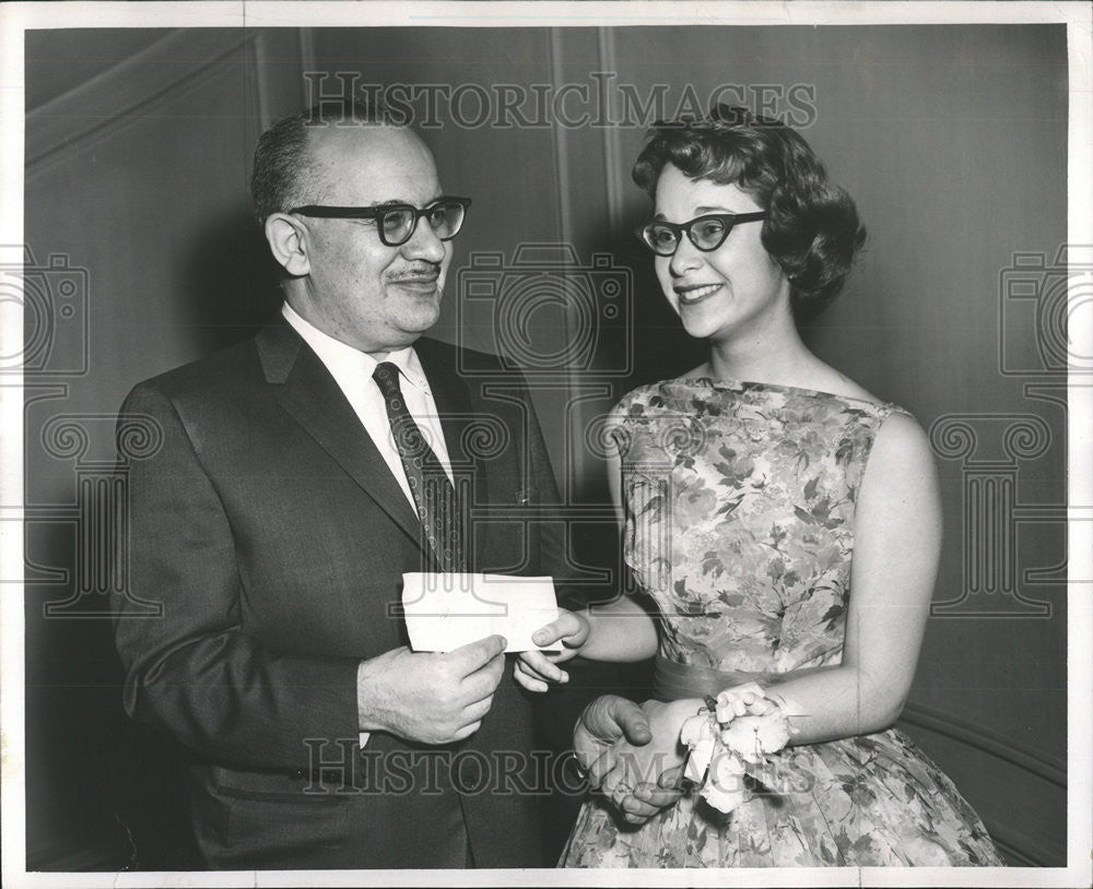 1957 Press Photo Rachmiel Levine Institute Michael Reese Hospital Carol Kobak - Historic Images