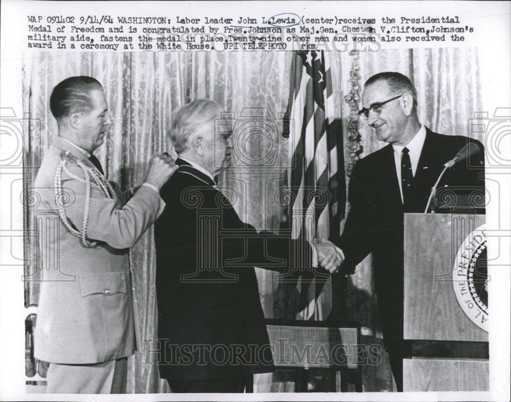 1964 Press Photo Labor Leader John L. Lewis President Johnson Presidential Medal - Historic Images