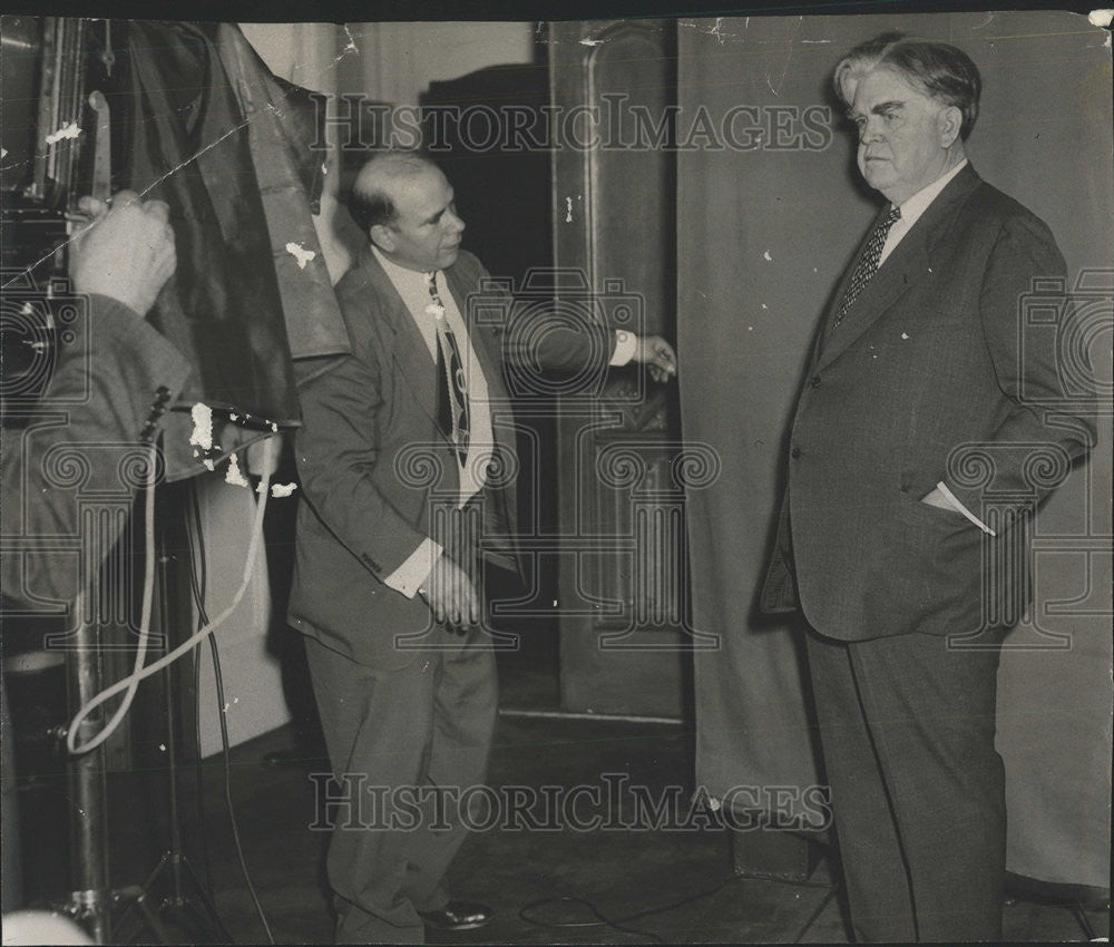 1946 Press Photo John Lewis Vice President American Federation Labor Drake Hotel - Historic Images