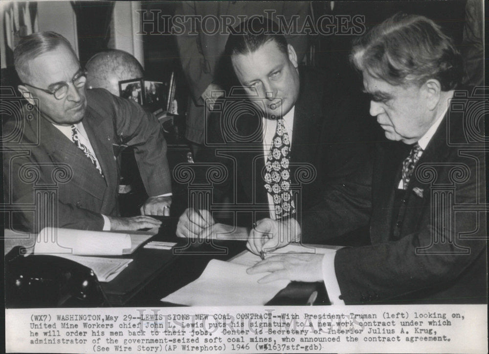 1946 Press Photo President Truman Lewis United Mine Secretary Interior Krug - Historic Images