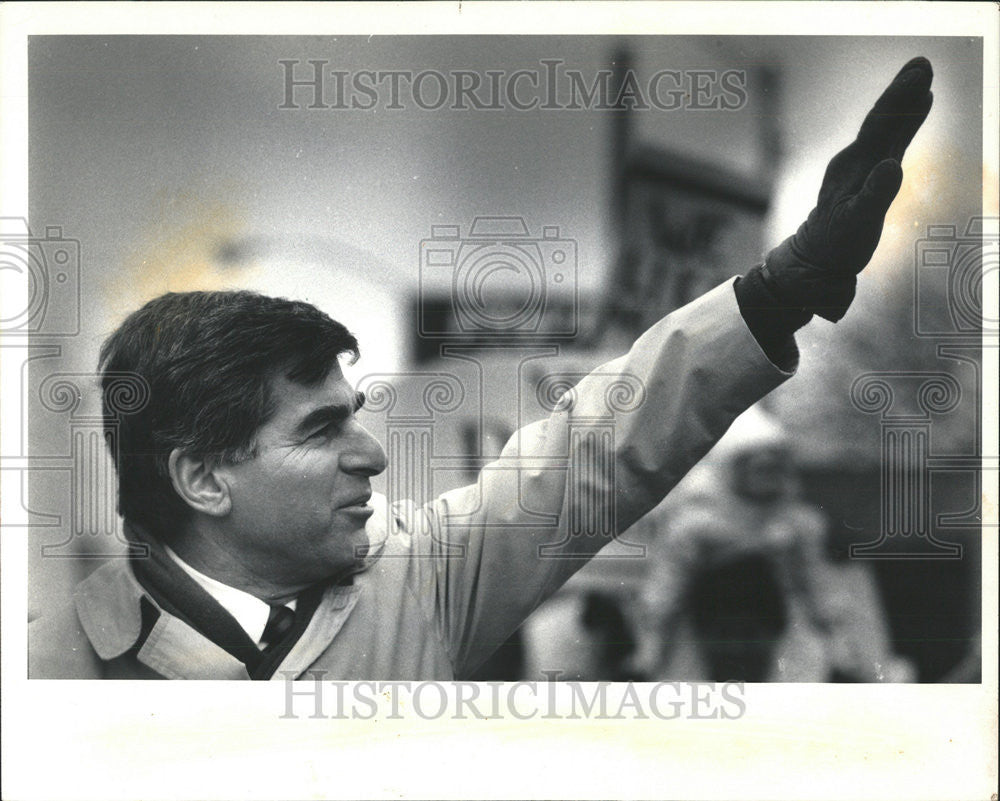 1988 Press Photo Southside Irish Parade Mike Dukakis Campaign Chicago - Historic Images