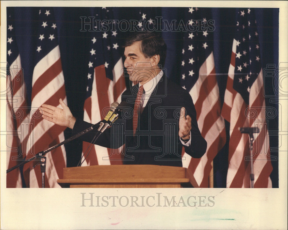 1988 Press Photo Presidential Nominee Michael Dukakis Election Campaign Chicago - Historic Images