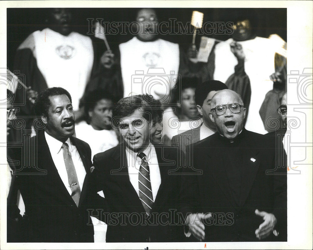 1988 Press Photo Michael Dukakis Mayor Sawyer Reverend George Clements Chicago - Historic Images