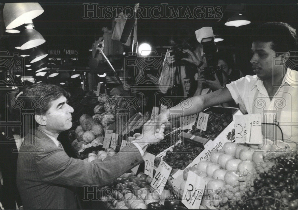 1988 Press Photo Democratic Presidential Candidate Michael Dukakis - Historic Images