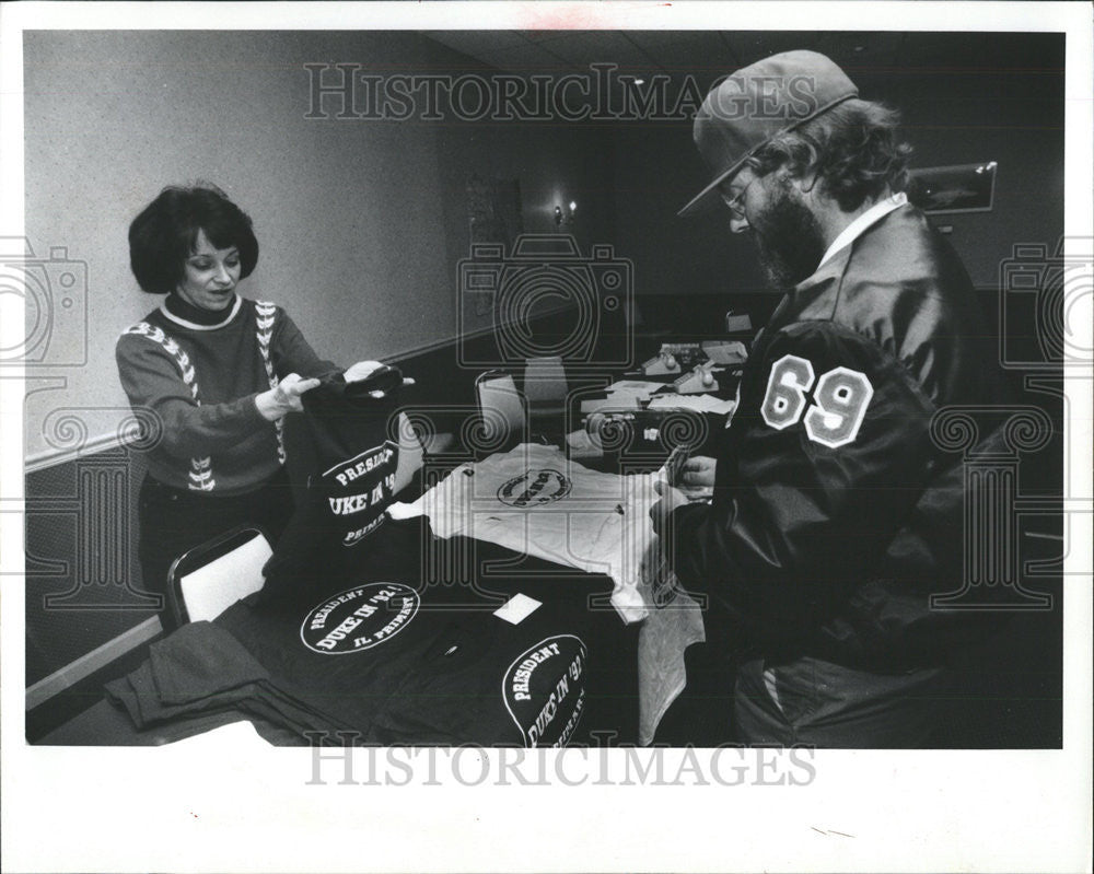 1992 Press Photo Roosevelt Finley Glen Ellyn Duke President David Campaign - Historic Images