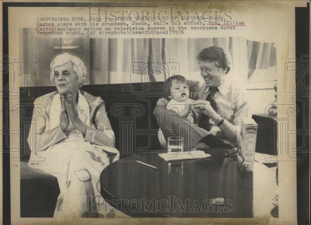 1976 Press Photo Jimmy Carter & Grandon Jason, Mrs. Lillian Carter - Historic Images