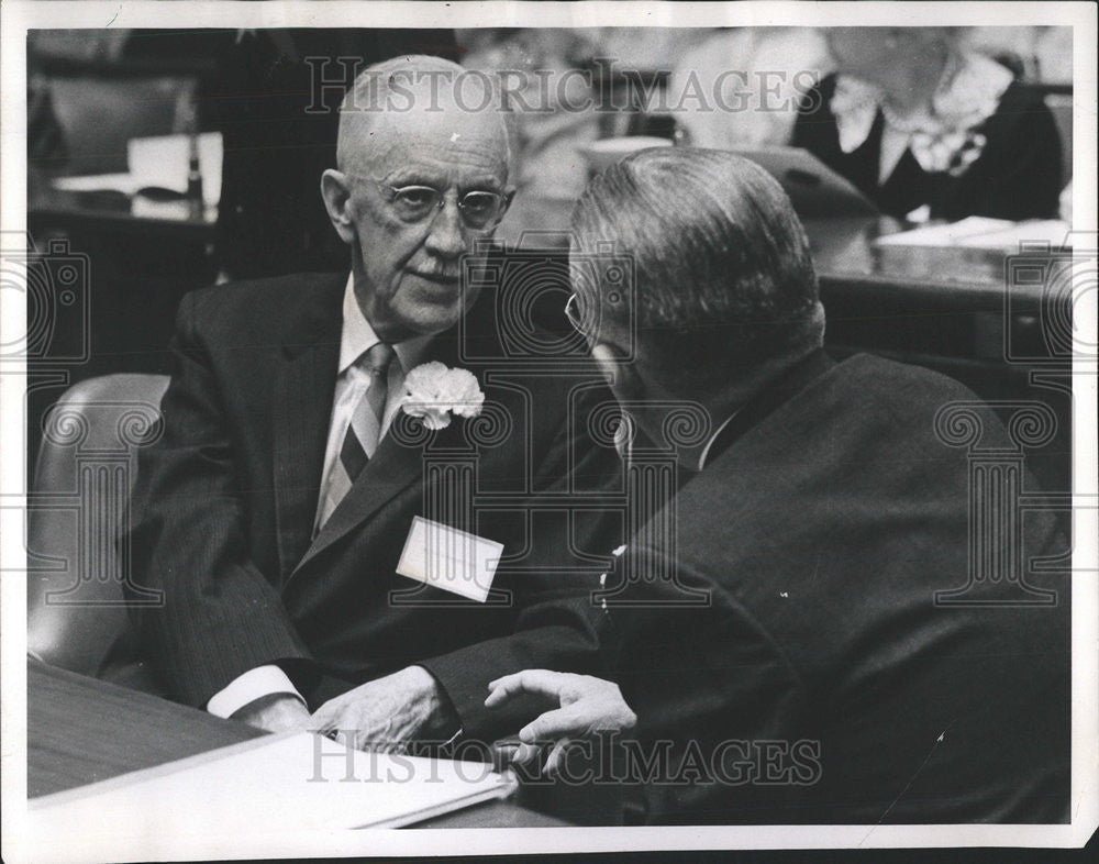 1967 Press Photo Leslie Arey Anatomy Professor North Western Joseph Hospital - Historic Images