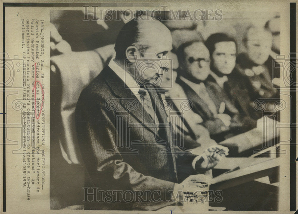 1976 Press Photo Spanish Premier Carlos Arias Navarro Addresses Parliament - Historic Images