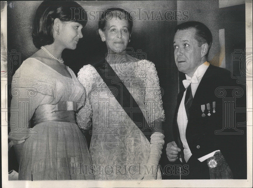 1968 Press Photo Mrs. James F. Hage Jr, Mrs. Walter Paepcke, Norman Ross - Historic Images