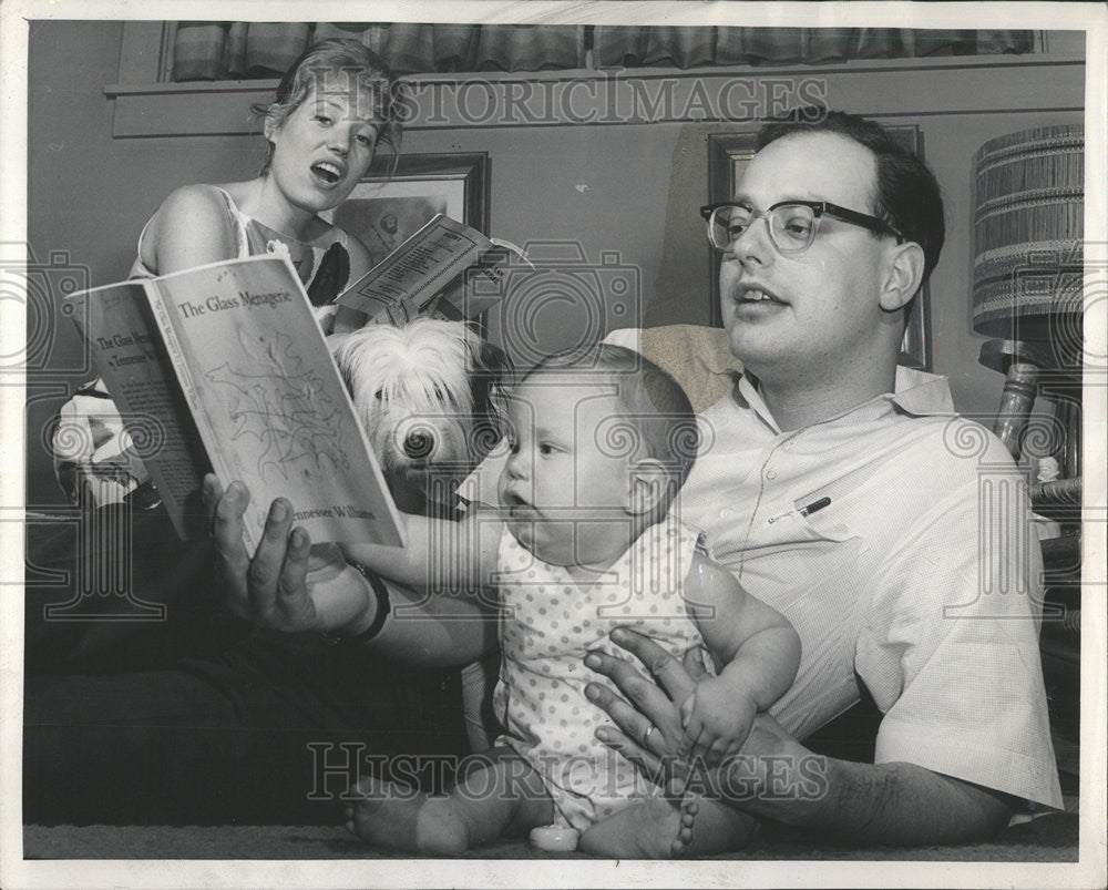 1966 Press Photo Tom Arthur Bloomington Theater Director Tom Arthur &amp; Family - Historic Images