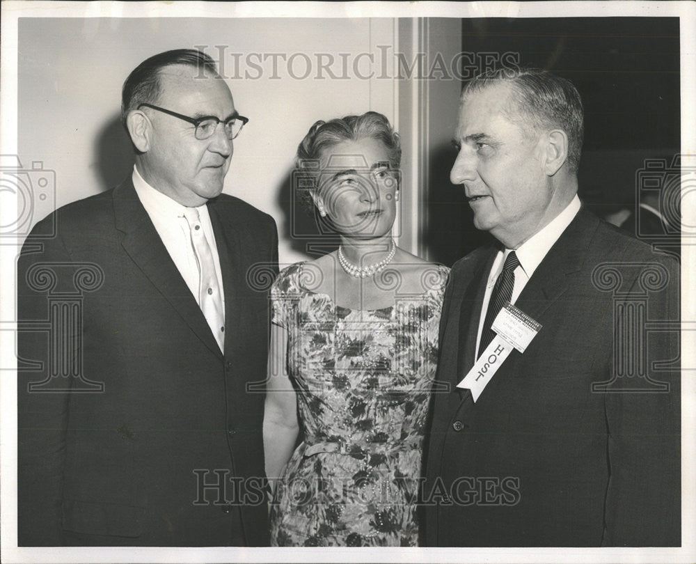 1958 Press Photo Edmund G. Brown California Governor Gen. Latham Castle Club - Historic Images