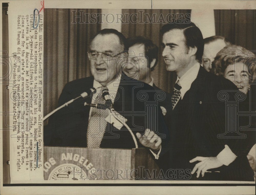 1974 Press Photo Former California Governor Edmund Brown microphone son Snap - Historic Images