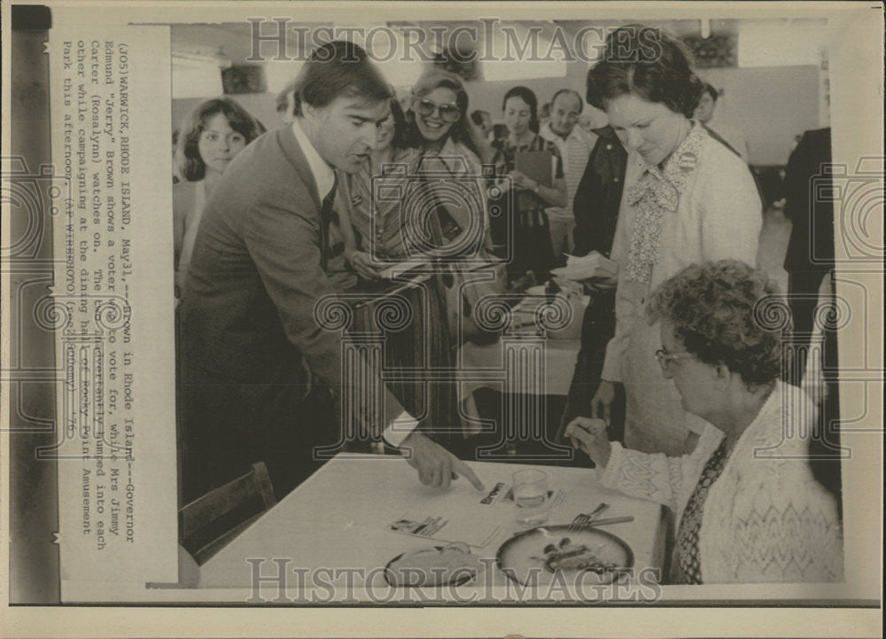 1976 Press Photo Governor Edmund &quot;Jerry&quot; Brown/Mrs. Jimmy Carter/Campaign - Historic Images