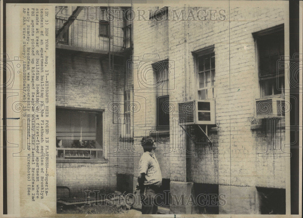 1975 Press Photo Superintendent apartment Flatbush section Brooklyn first floor - Historic Images