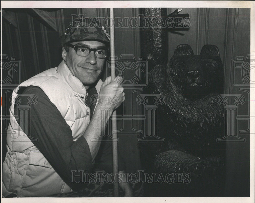 1994 Press Photo Doug Armstrong In the Comedy Play &quot;Cheese Louise.&quot; - Historic Images