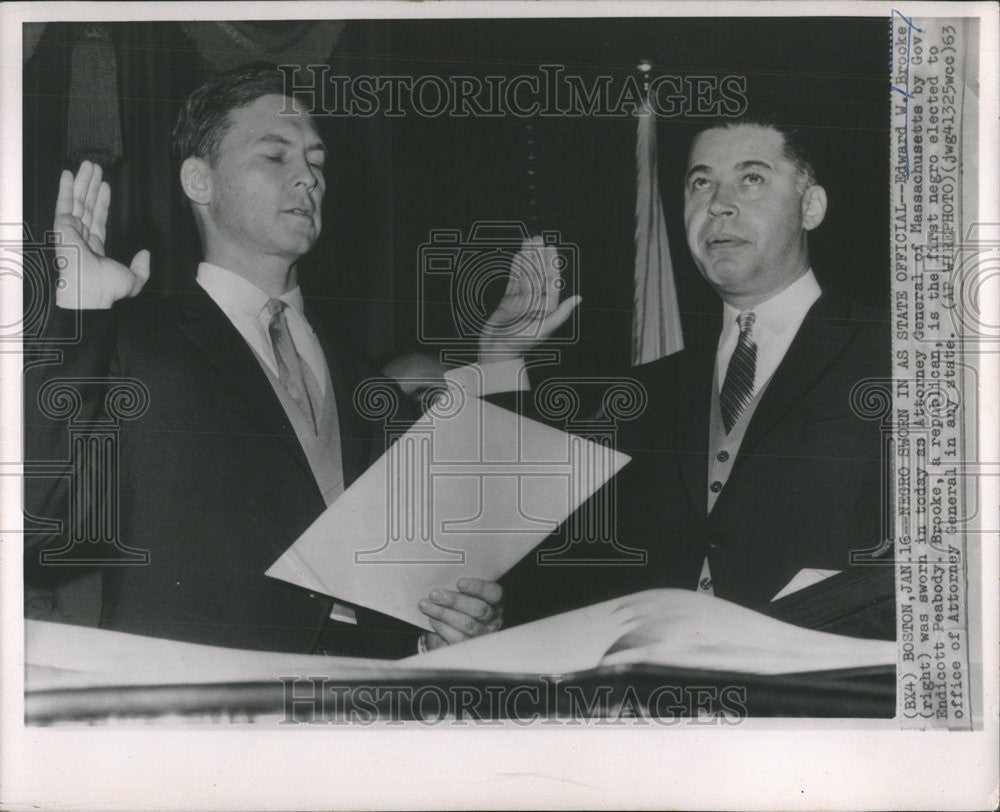 1963 Press Photo Attorney General Edward W. Brooke, Gov. Endicott Peabody. - Historic Images