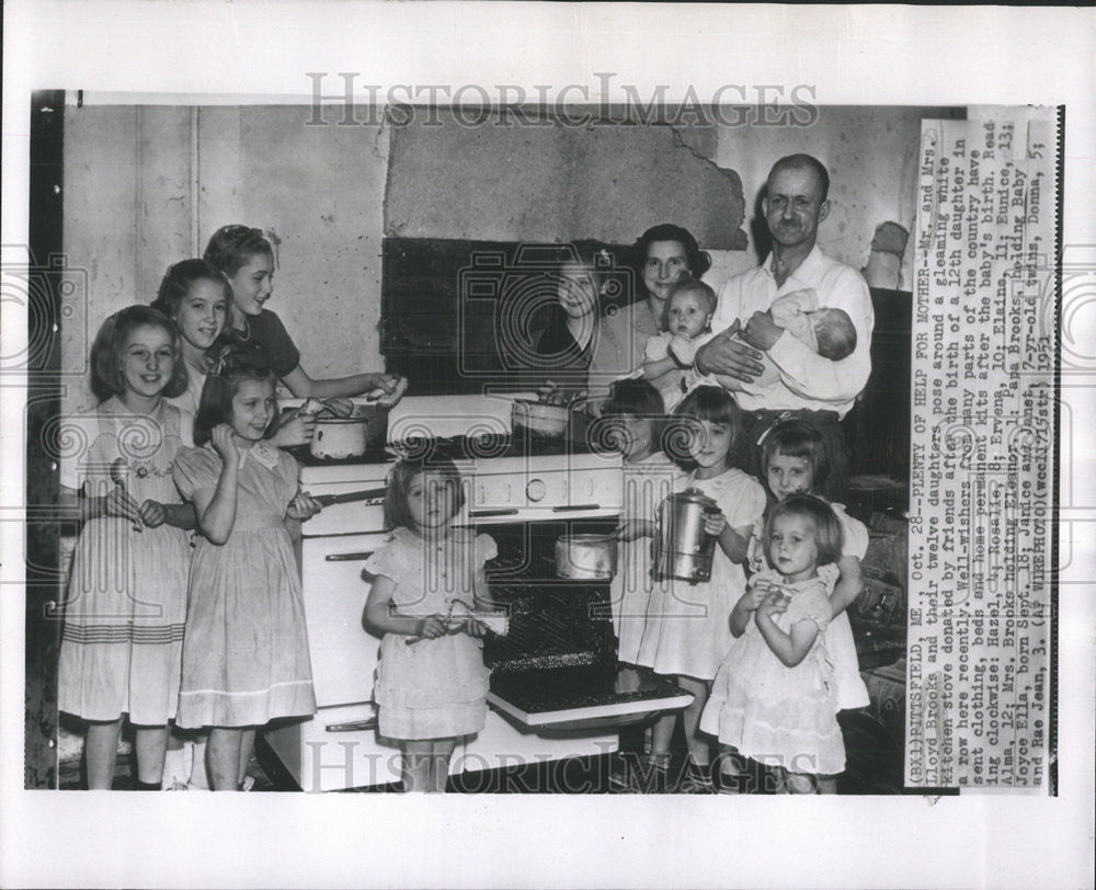 1951 Press Photo  Lloyd Brooks Rosalie Ervene Elaine Eunice Alma Hazel Jyoce - Historic Images