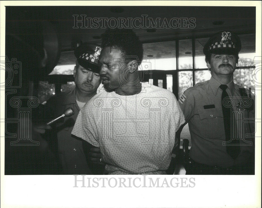 Press Photo Cora Adams Ambria Capri Gragory Brown Police Headquarters - Historic Images