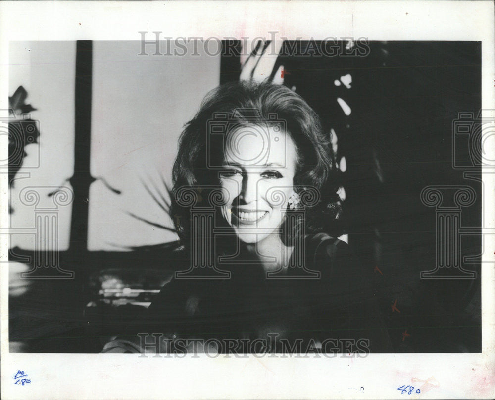 1982 Press Photo Helen Gurley Brown Green Forest Author Publisher Cosmopolitan - Historic Images