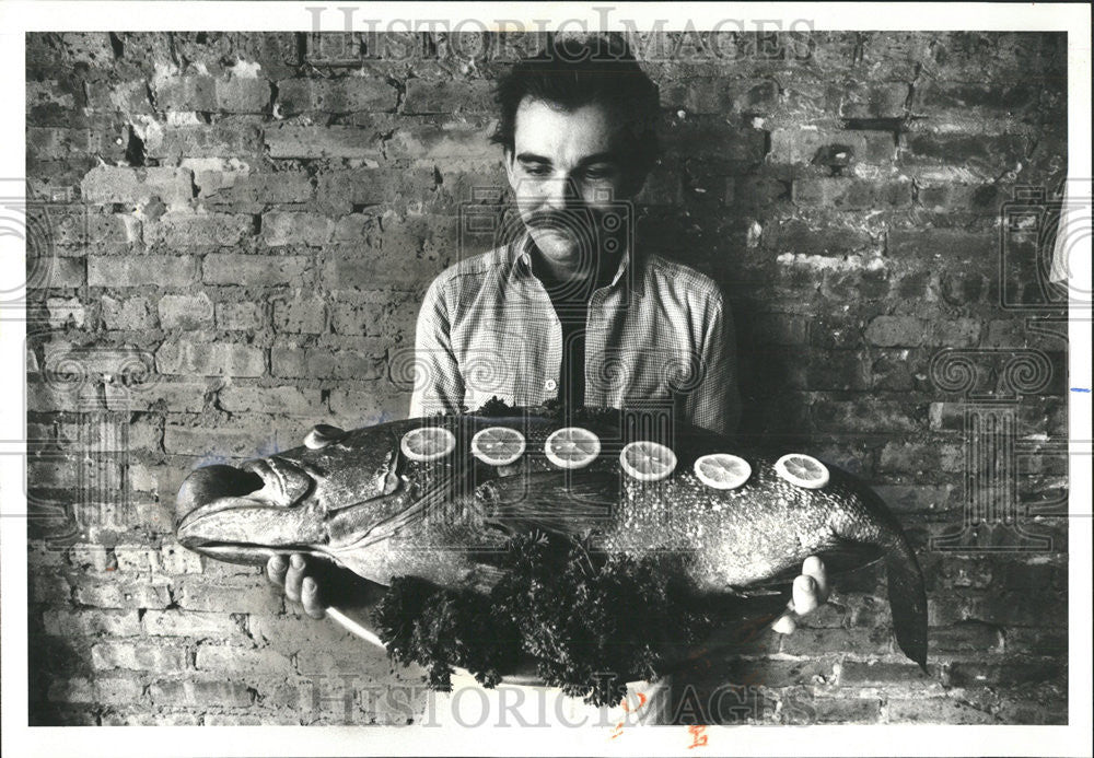 1979 Press Photo Phil Appleyard Paradise Cafe Tile Fish - Historic Images