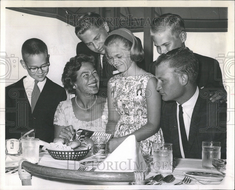 1962 Press Photo Arthur Appleton Billy Jim Linda Tom John - Historic Images