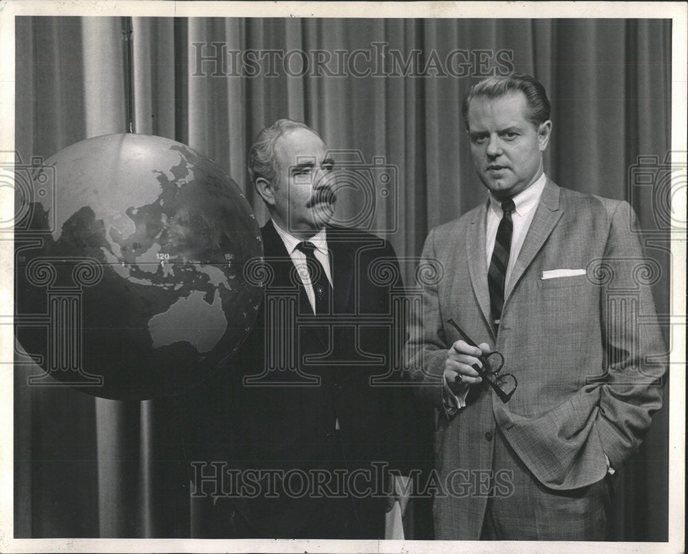 1961 Press Photo Richard Applegate Moderates Press International World News - Historic Images