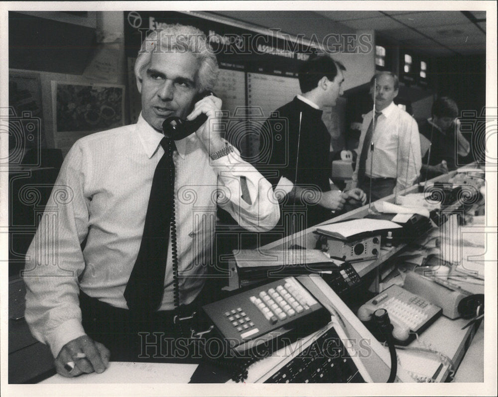 1985 Press Photo Bill Applegate Channel 7 Chicago WLSTV News Director TV - Historic Images