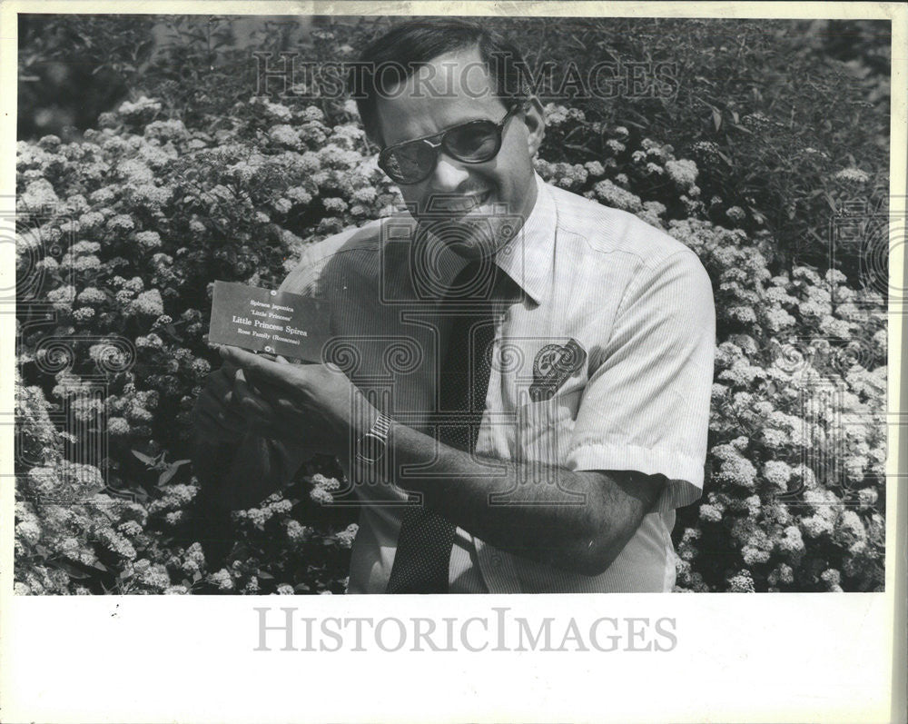 1986 Press Photo Tom Antonio taxonomist Botanic Garden Glencoe Latin Gary Wisby - Historic Images