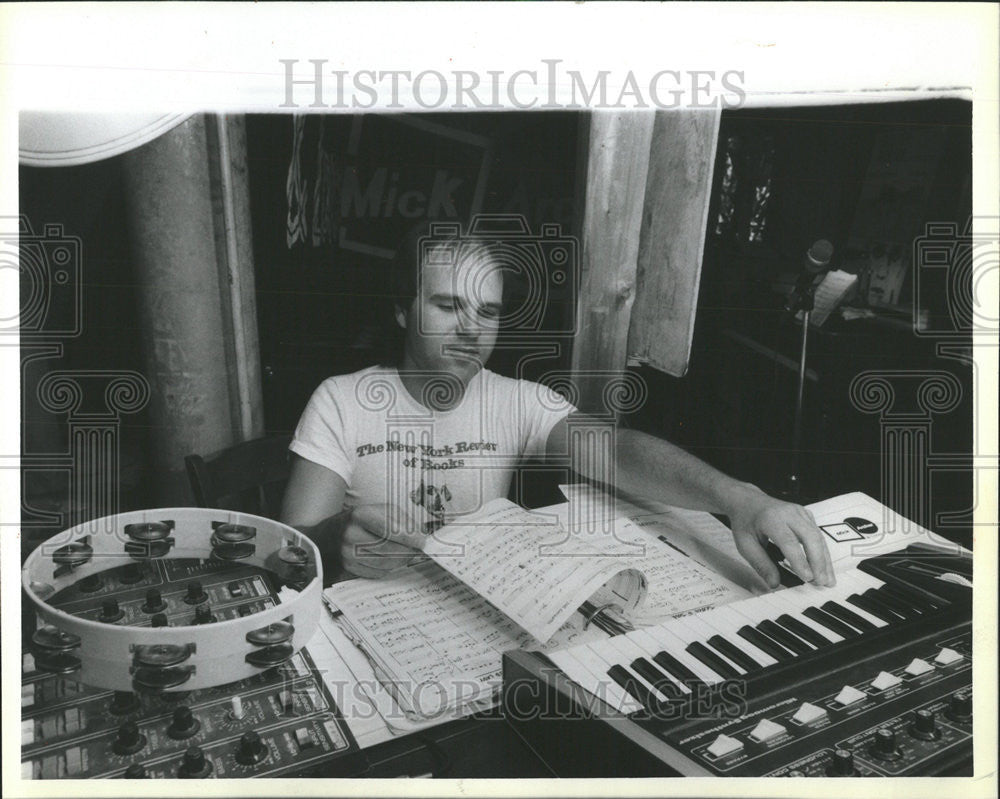 1985 Press Photo Mick Archer Chicago South West Columbia America Lithuania - Historic Images