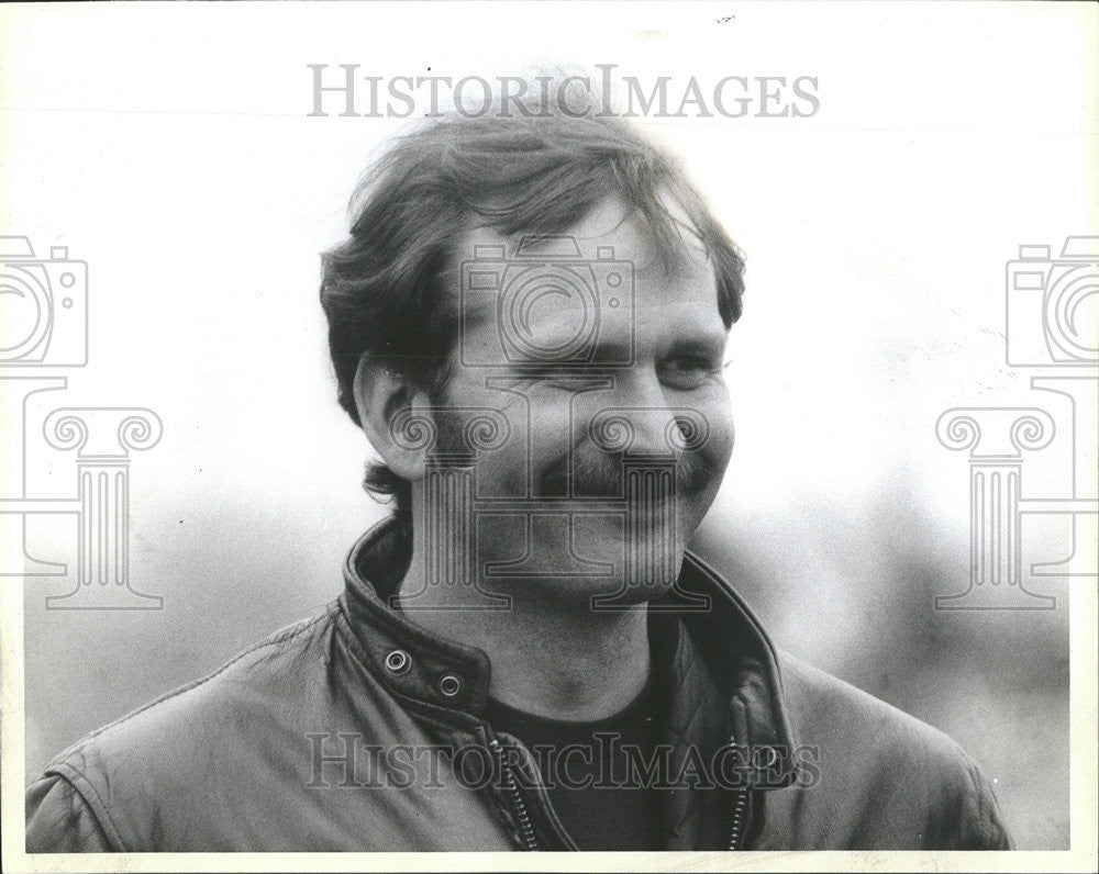 1987 Press Photo Greg Arason Palatine East Hintz Wheeling Car Insurance Flame - Historic Images