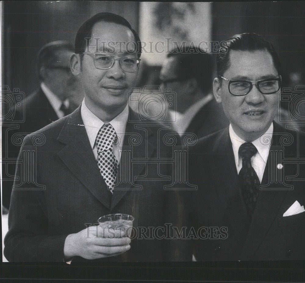 1974 Press Photo Dr Fredrick Chien General Chine Office Republic Hugh O&#39;Young - Historic Images