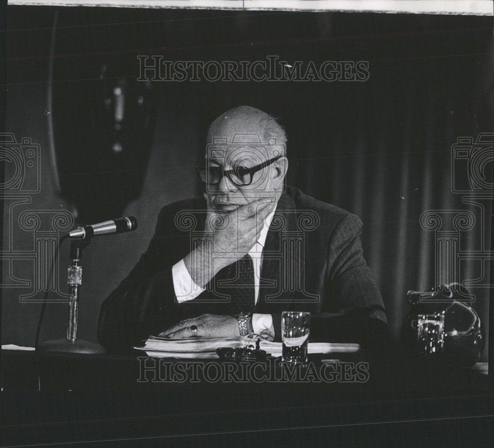 1972 Press Photo Rollin Chinn Mechanical Engineer construction Highliner Cars - Historic Images