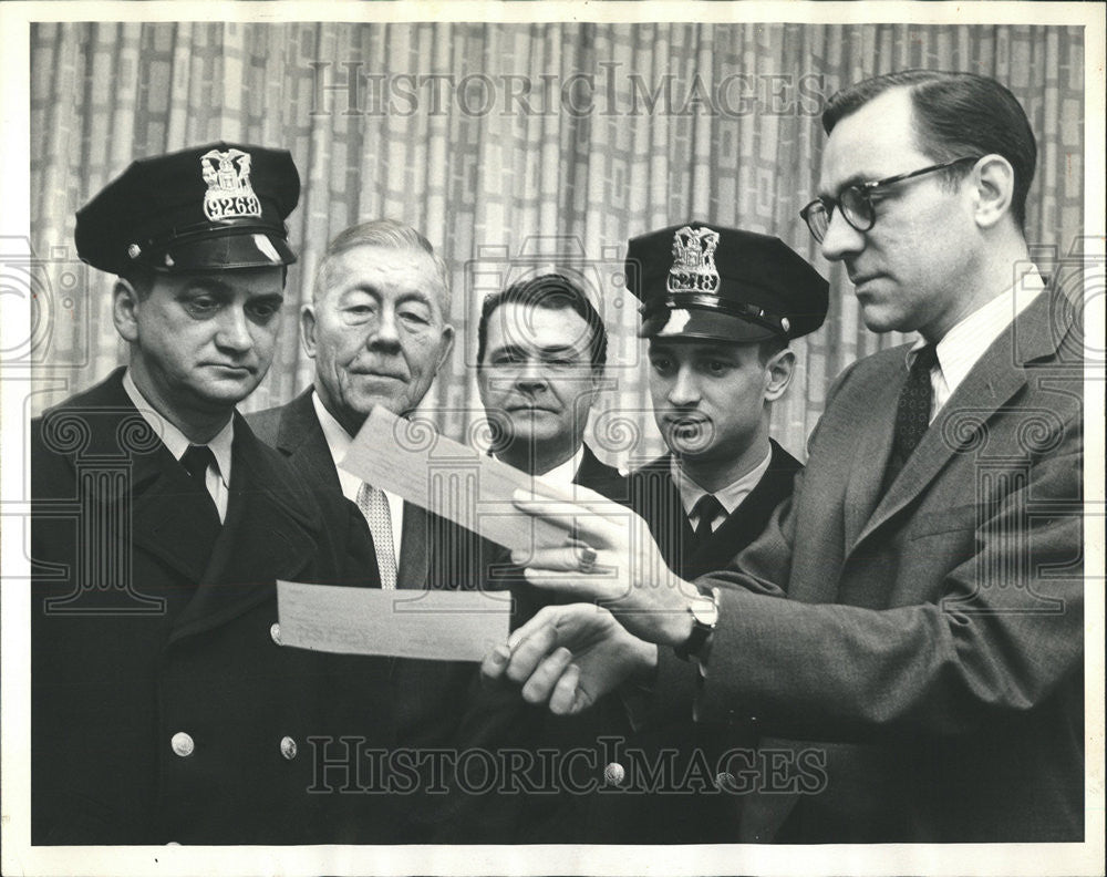 1965 Press Photo Patrolmen George Chota Arnold Sikler Traffic man Tucker Safety - Historic Images