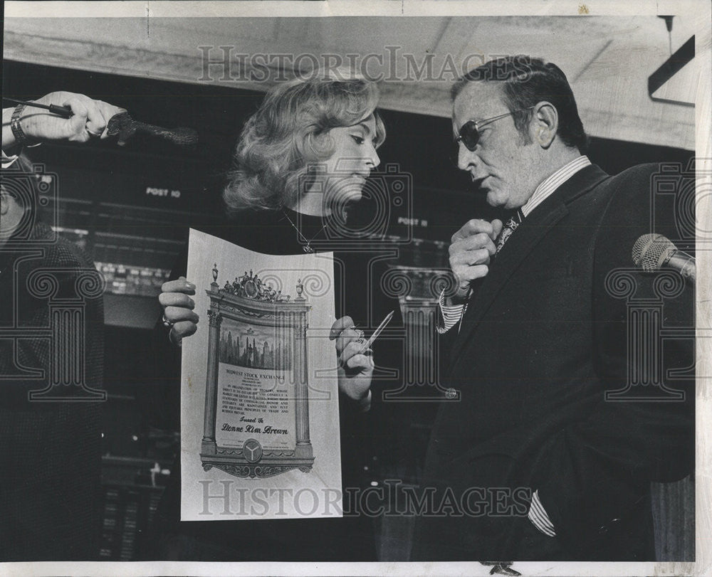 1974 Press Photo Lionne Kim Brown, first woman trader at Midwest Stock Exchange - Historic Images