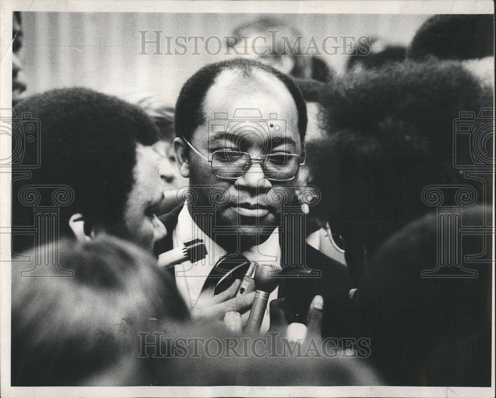 1974 Press Photo White House aide Robert Brown at Nat&#39;l Black Politician Conv. - Historic Images