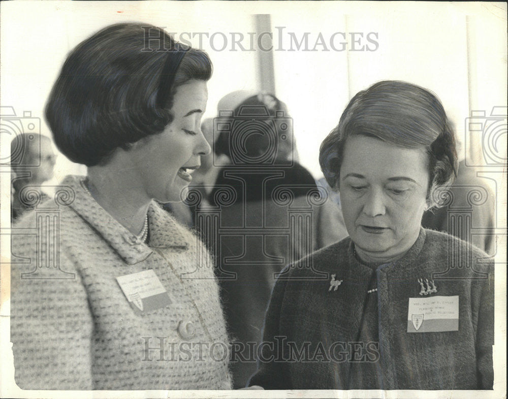 1964 Press Photo Mrs. Mark S. Willing Jr., left, Mrs. William G. Caples - Historic Images