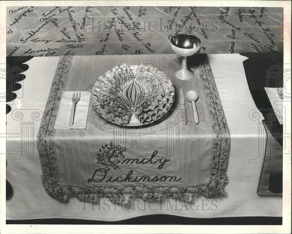 1979 Press Photo Place Setting Representing Poet Emily Dickinson - Historic Images