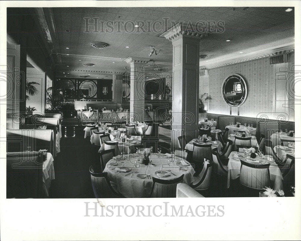 1982 Press Photo The Ambassador Hotels - Historic Images