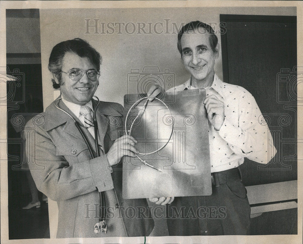 1976 Press Photo Dr. Angostopoulos, Vincent Miraglia &amp; Intra-Aortic Balloon - Historic Images