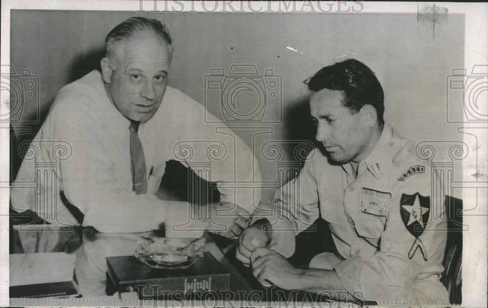 1957 Press Photo Lieutenant of Detectives Ralph Lee &amp; Maurice M. Chavigny - Historic Images