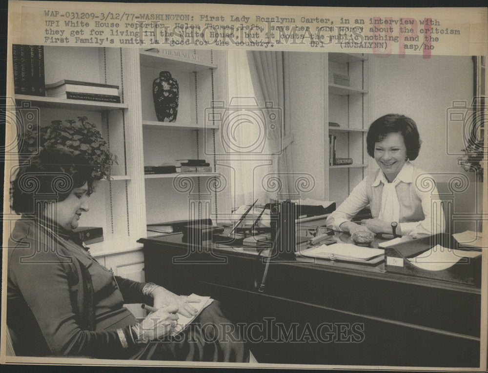 1977 Press Photo First Lady Rosalynn Carter White House Reporter Helen Thomas - Historic Images