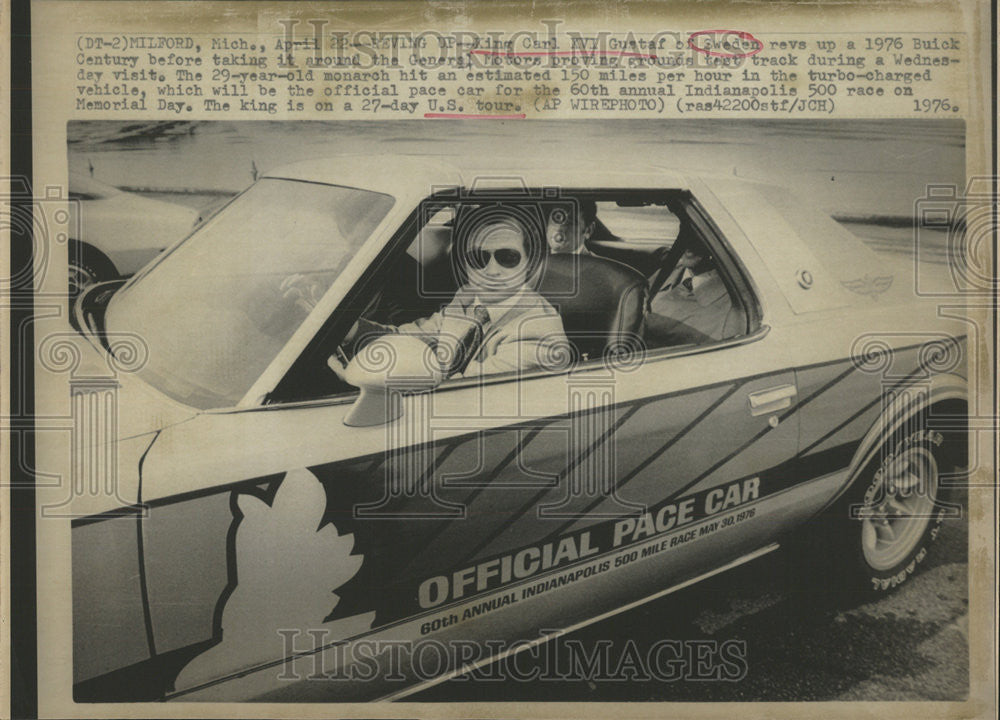 1976 Press Photo King Carl XVI Gustaf Test Drive Car at General Motors Track - Historic Images