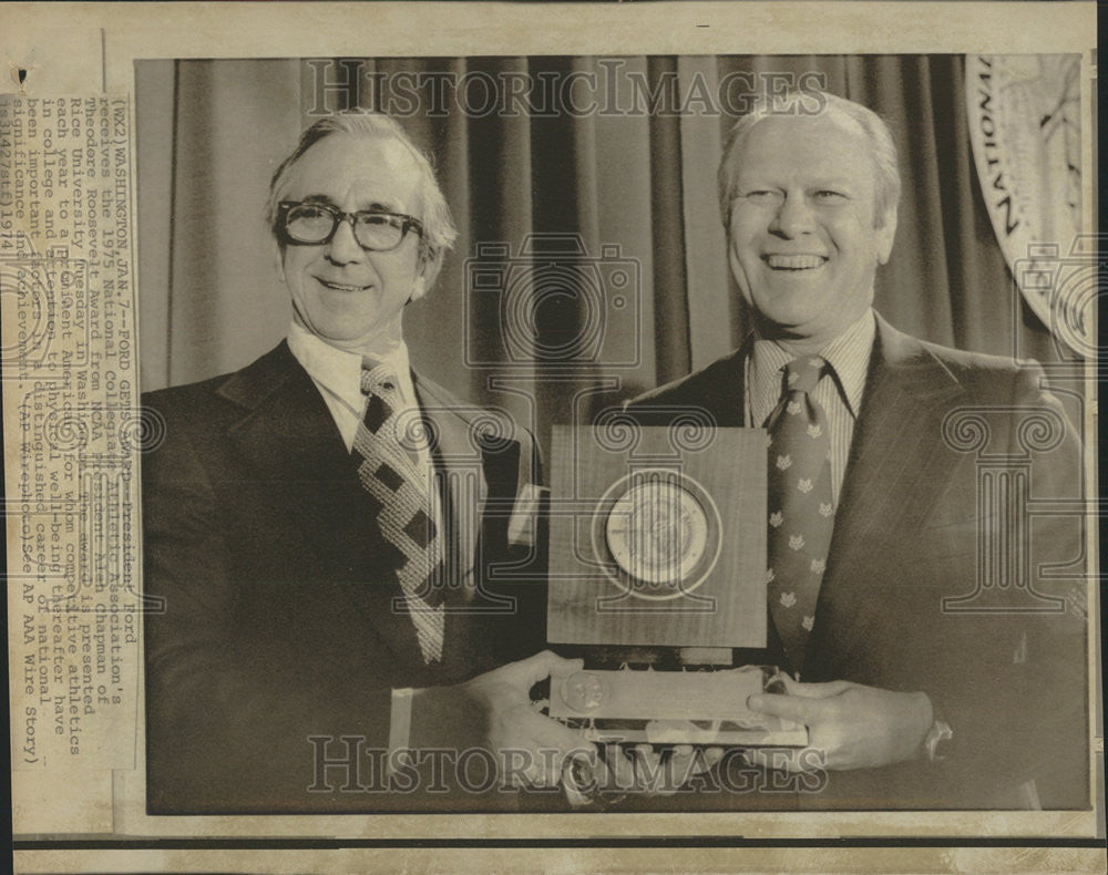 1974 Press Photo President Ford Theodore Roosevelt Award National CAA - Historic Images