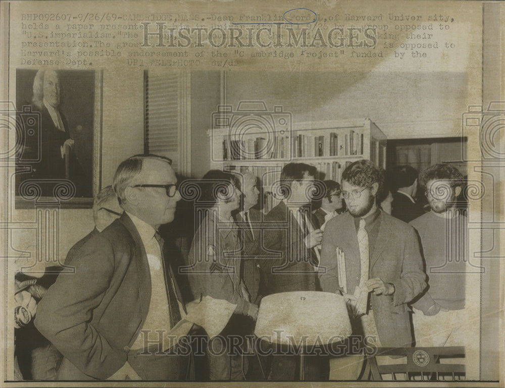 1969 Press Photo Dean Franklin Ford L Harvard University Cambridge Project - Historic Images